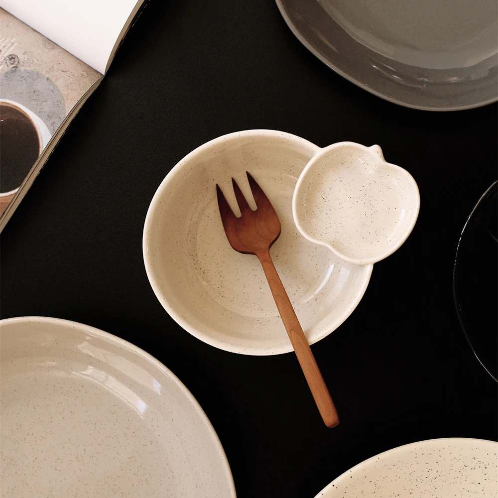 

Creative Apple Shape Dipping Bowls Beige Round Ceramic Bowl Minimalist Style French Fry Bowl Breakfast Bowl for Home Tableware