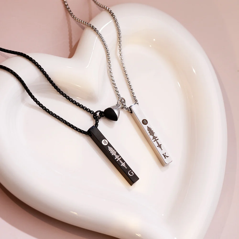 

Personalized Bar Necklace 3D Heart Magnet Pendant Custom Text Spotify Solid Charm Birthday Valentine's Day Gifts for Women Men