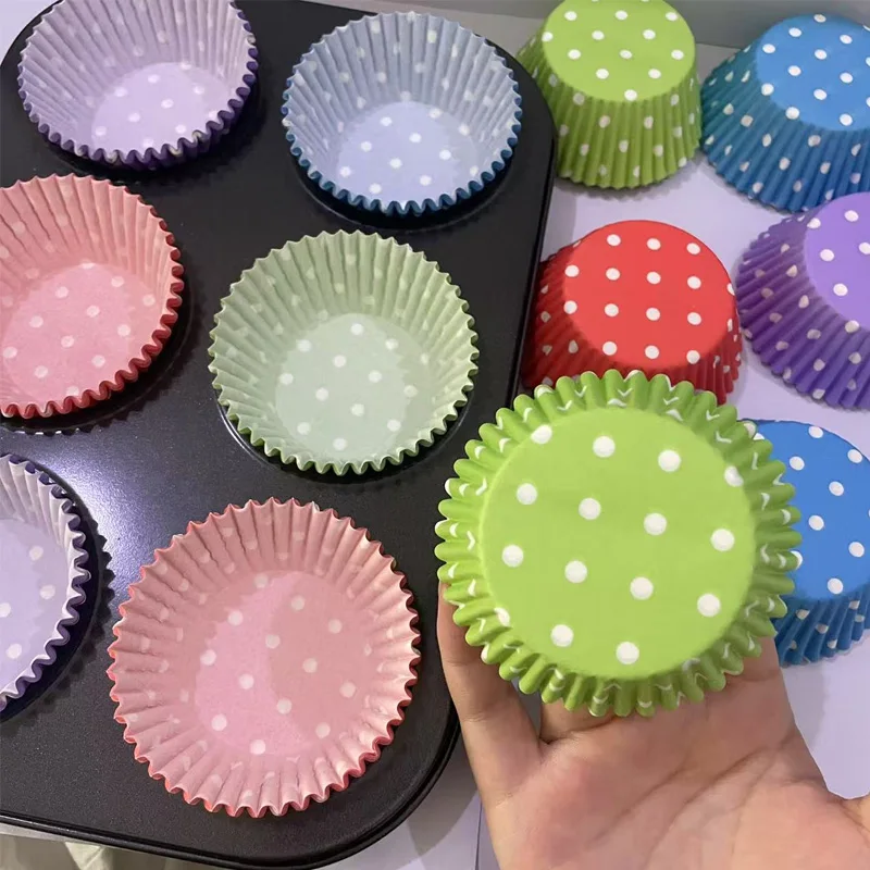 100Pcs/200Pcs Polka Dot Cake Paper Cups, Oil-Proof Baking Cups, Family Gathering Themed Dessert Paper Cups for Birthday Parties, Perfect for Cakes, Desserts, and Party Decorations view 2