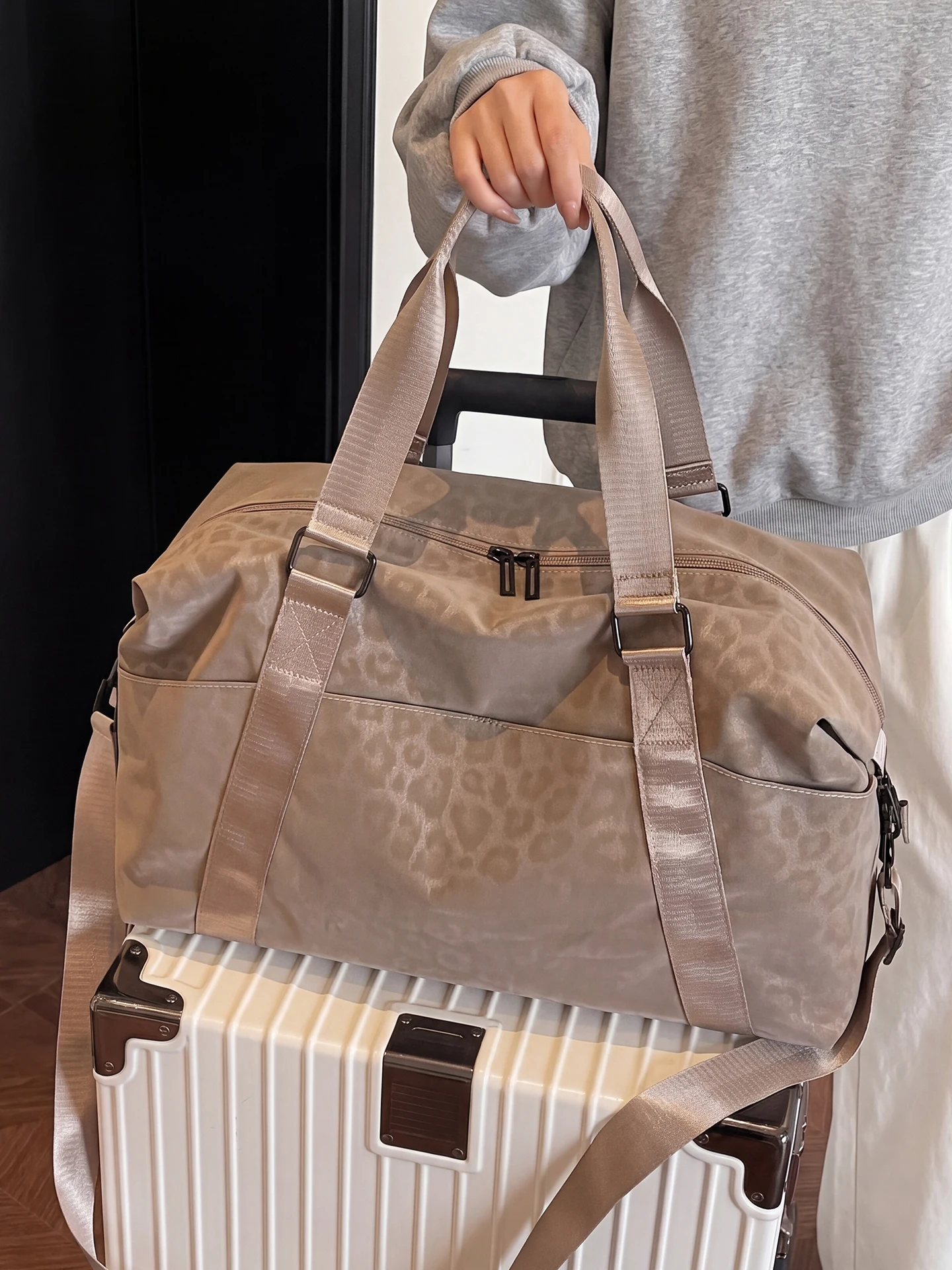 bolsa-de-viaje-retro-con-estampado-de-leopardo-bolsa-de-viaje-moderna-con-separacion-para-ropa-humeda-y-seca-bolsa-de-gimna