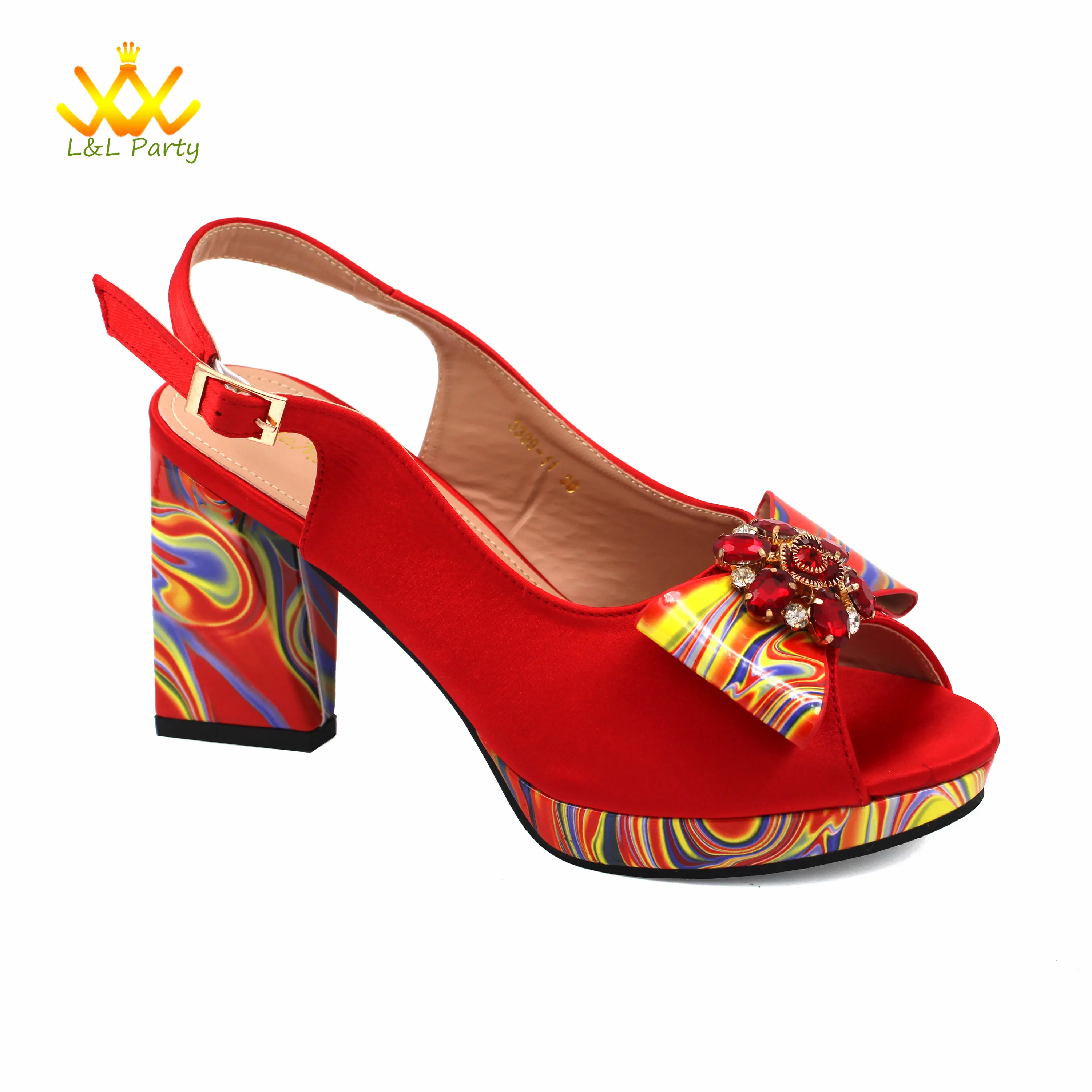 2024 Appliques Speciali Design italiano Scarpe da donna nigeriane Set di borse abbinate in sandali di vendita caldi di colore rosso INS