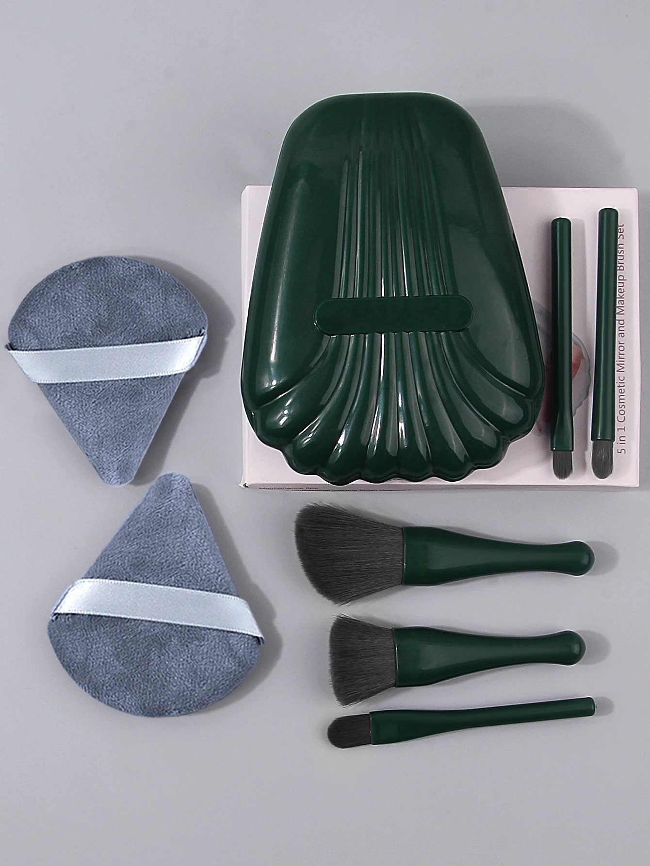 8-teiliges tragbares Reisespiegelgehäuse-Set, 5 Make-up-Pinsel + 2 trockene und nasse Puderquasten mit doppeltem Verwendungszweck, einfach zu verwendende Make-up-Tools für Anfänger