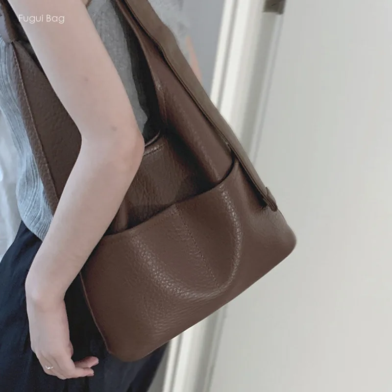 Shoulder Bag Women's Handbag Retro High-end Commuting Large Capacity Underarm New Soft Faced Handbag Multifunctional