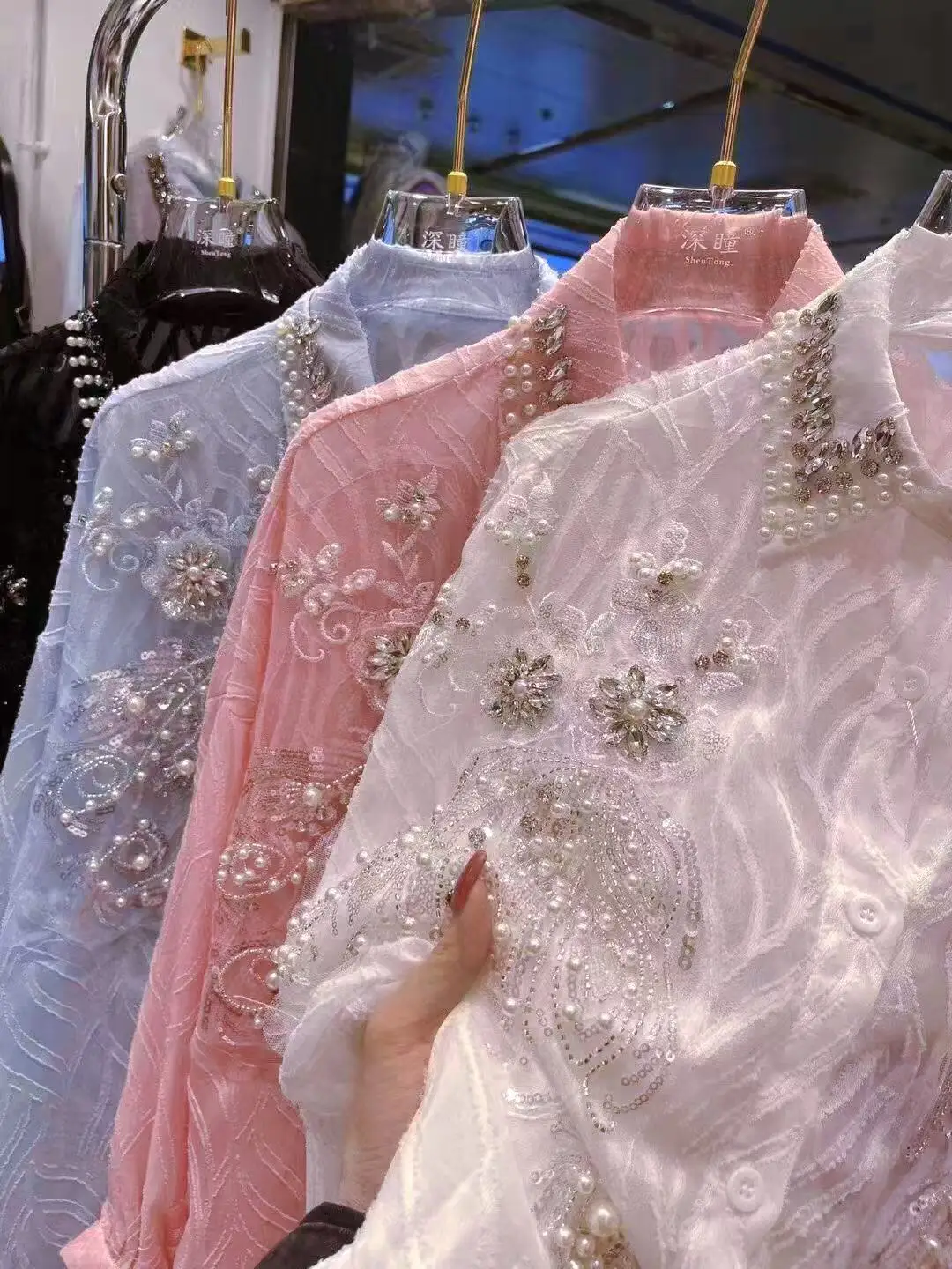 Luxe 2023 Lente Zomer Sparkle Geborduurde Flares Oversize Blouses Shirts Vrouwen Lange Mouw Zonnebrandcrème Tops Vrouw Kleding