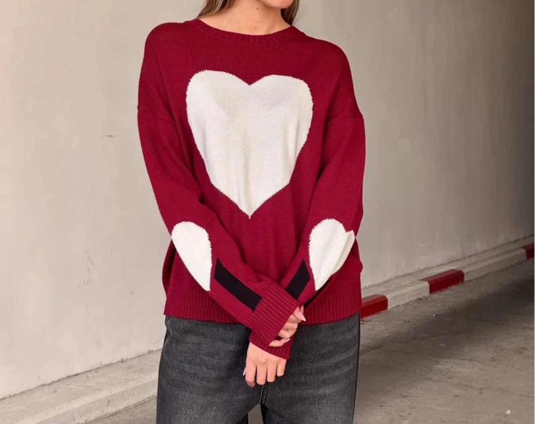 

Casual Pullover Love Mood Day Round Neck Long Sleeve Loose Knit Sweater Wear A Stylish Top in Contrasting Colors