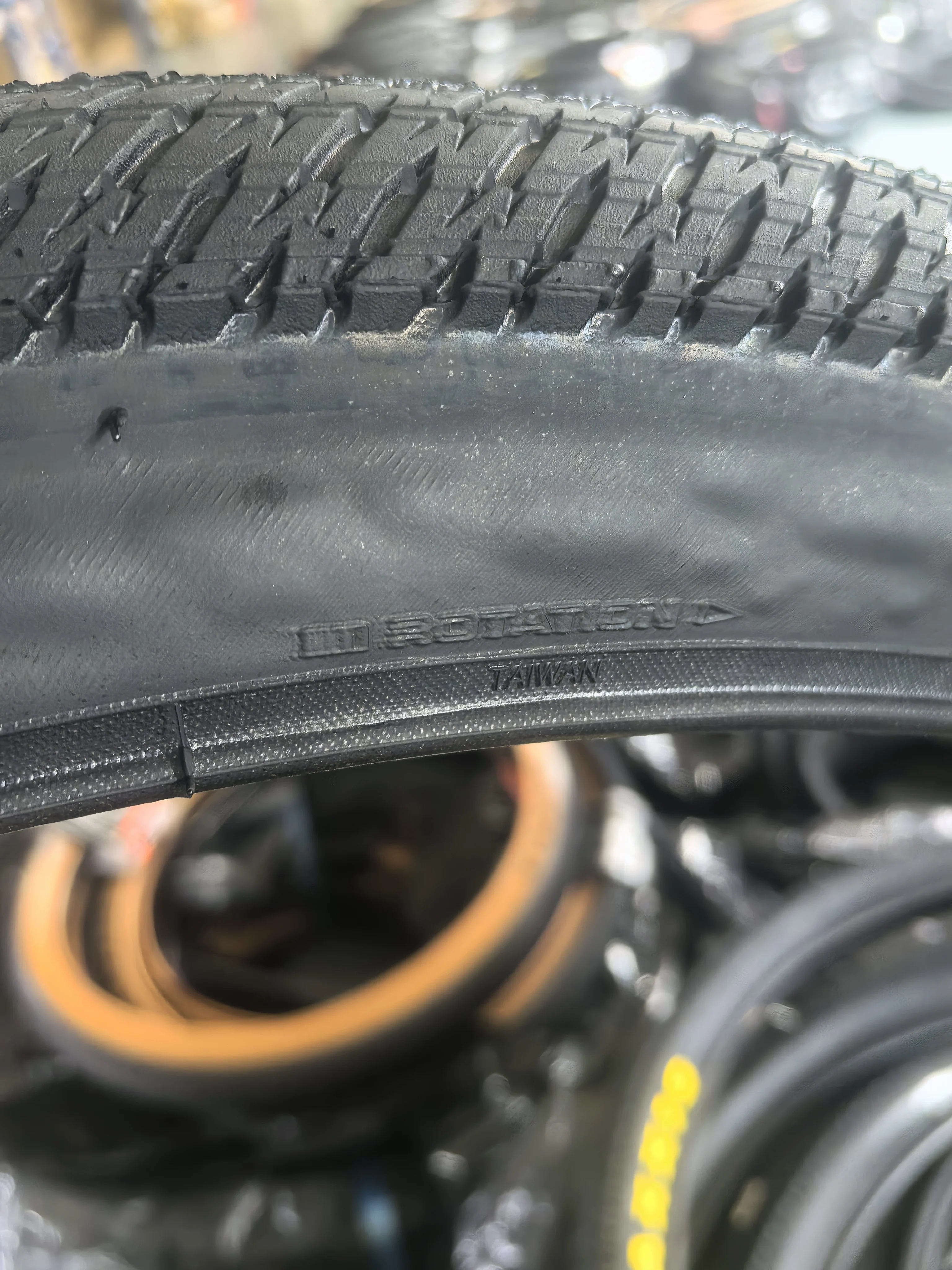 MAXXIS DTH EXO WIRE 26X2.3 26er 26in bicycle tire BMX All-black and yellow-edged steel wire tire