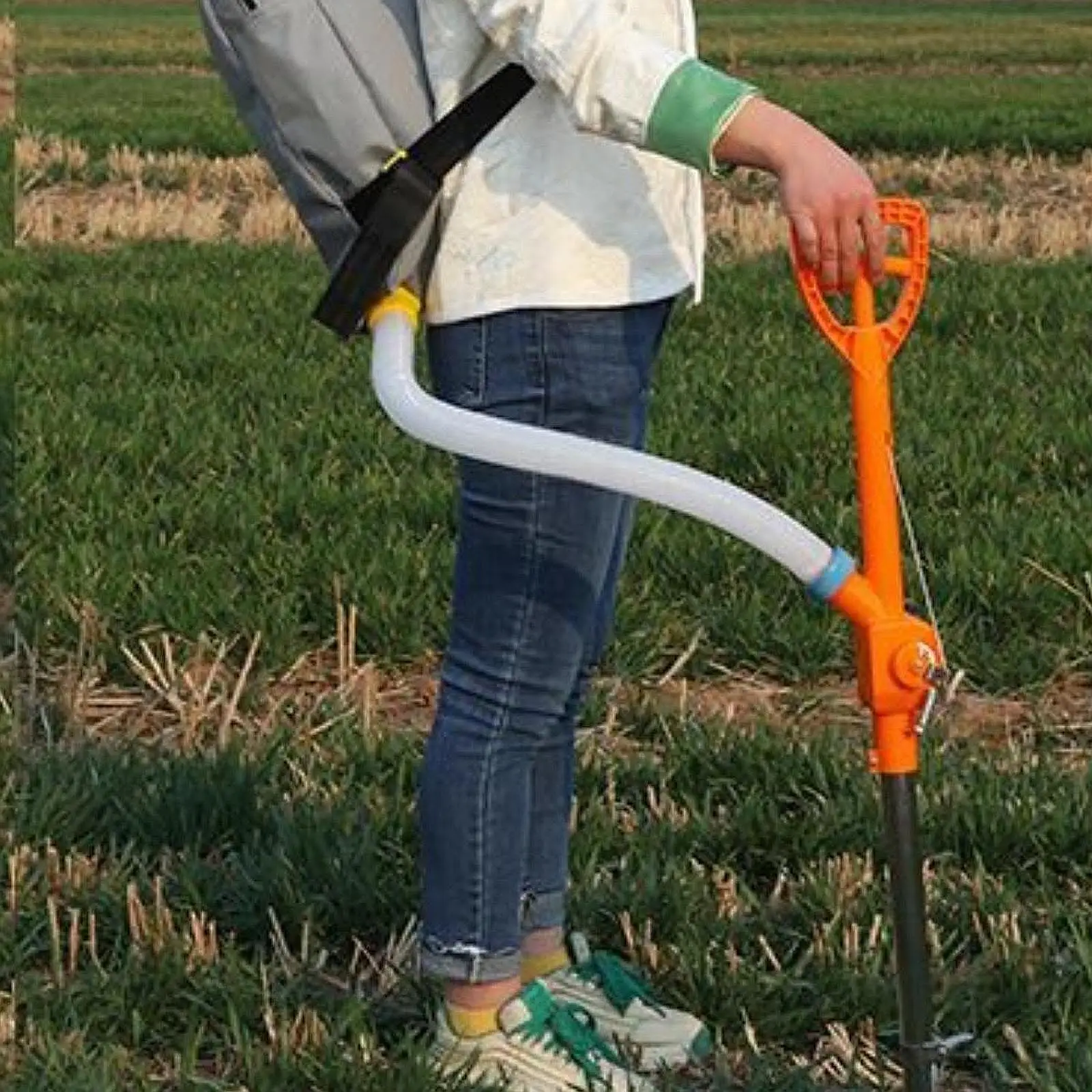 

Manual Fertilizer Spreader Handheld Convenient Agricultural Fertilizer Applicator for Crop Farm Fruit Trees Bag Not Included