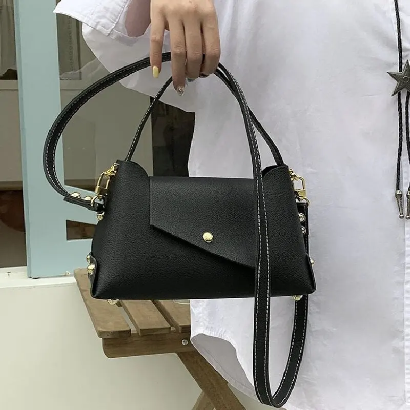 

Personalized Splicing Flip Cover Handbag Women Simple Solid Versatile Shoulder Bag Autumn/Winter Classic Black Crossbody Bag