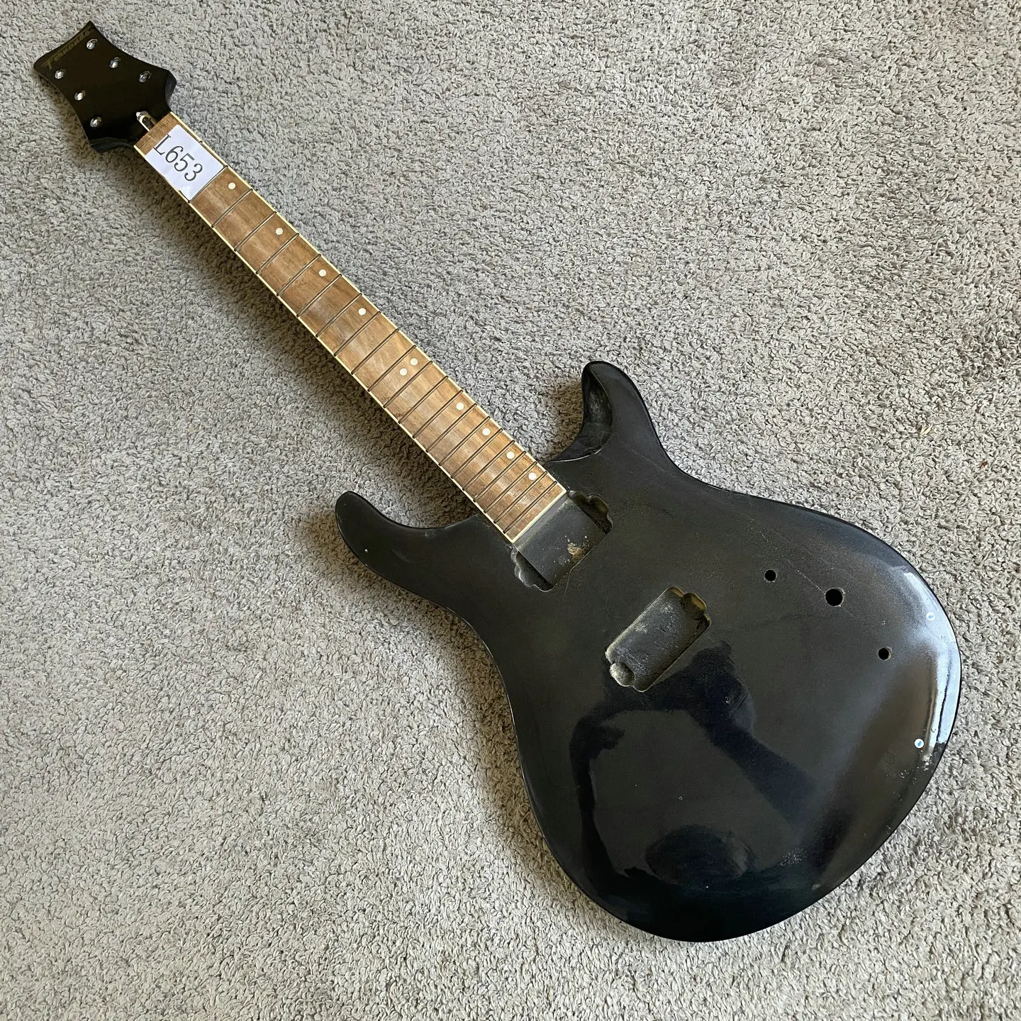 L653 Fernando Electric Guitar 22 Frets Metallic Black Color Unfinished Guitar Kits No Hardwares for DIY Replace