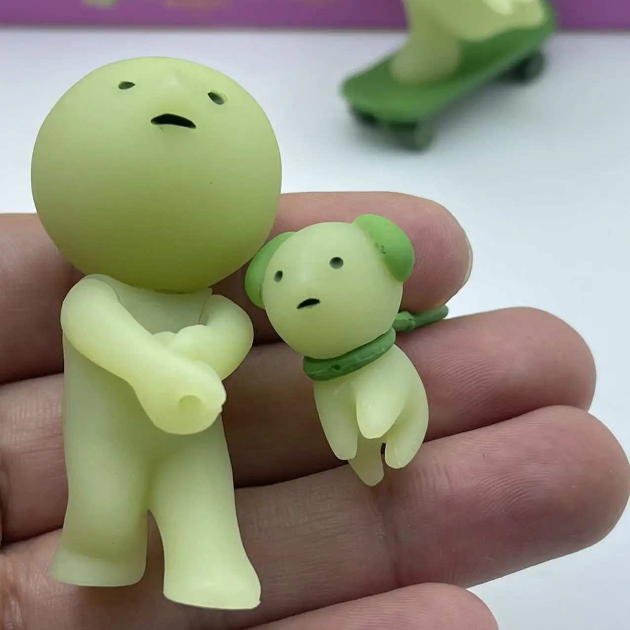 新しいスミスキー日曜シリーズブラインドボックスアニメフィギュア暗闇で光るモデル人形デスクトップオーナメントコレクション装飾おもちゃ誕生日プレゼント