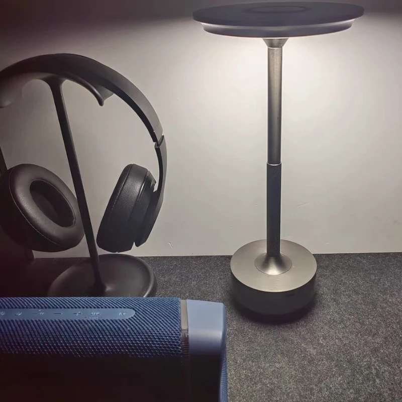 Evropan moderní USB dotek psací stůl lampa ložnice dekorace u postele oko ochrana lampa jednoduchý a atmosférický průmyslový styl lampa