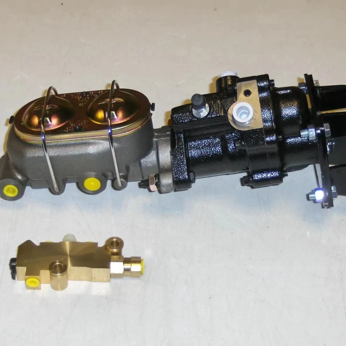 

Подходит для Chevrolet Chevelle 67-72 годов выпуска: усилитель тормозов Hydro-Boost + главный тормозной цилиндр (дисковые и барабанные тормоза)