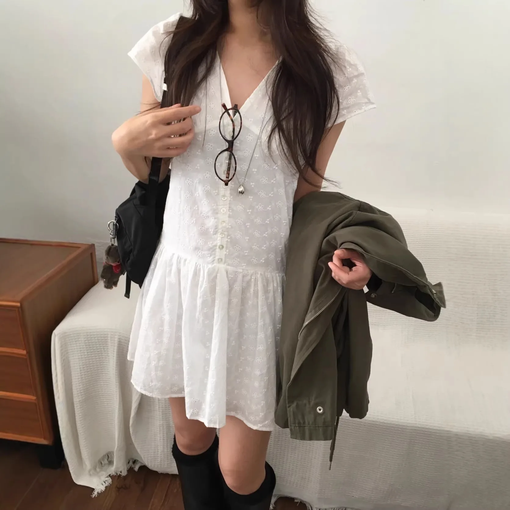 2026 Spring Chic Women White Dress Vintage French Lace Embroidery Sweet Versatile Layer Matching Casual Midi Dresses