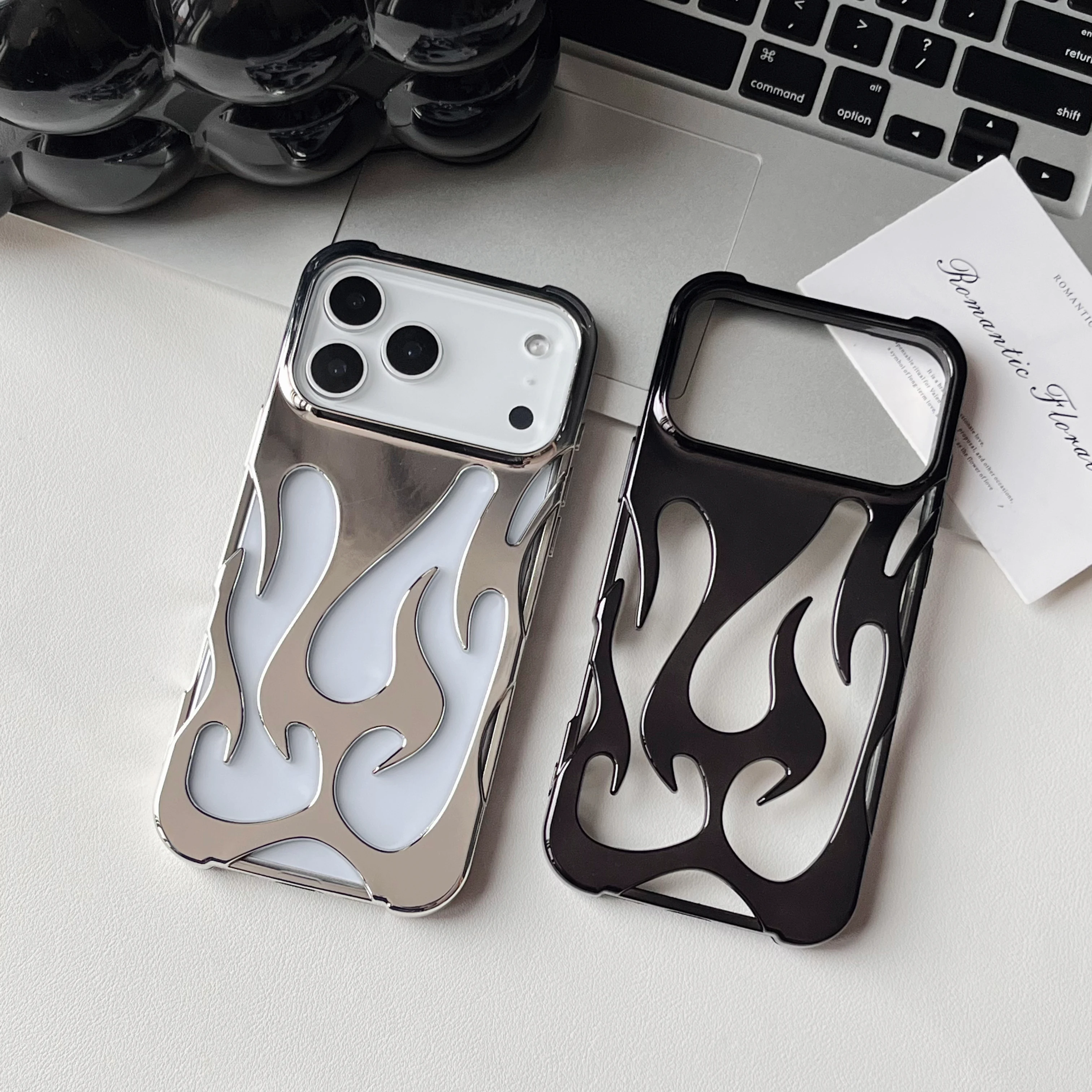 Luxuriöse 3D-Flammenmuster Hohle Schlanke Handyhülle für iPhone 18 17 16 15 14 13 12 11 Pro Max Air Stoßfeste Schutzhülle – Detail 19