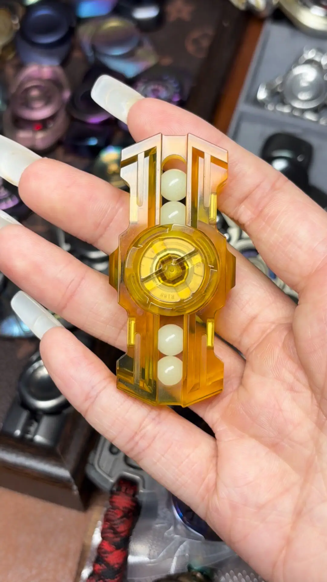 Used EDC Tide Play Club Holy Sword Fingertip Gyro  Flynova Flying Spinner