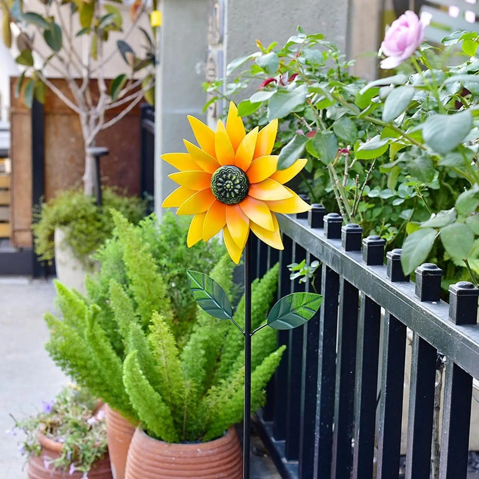 Sunflower Wind Spinner, Sunflower Statue, Rotating Ornament, Garden Windmill