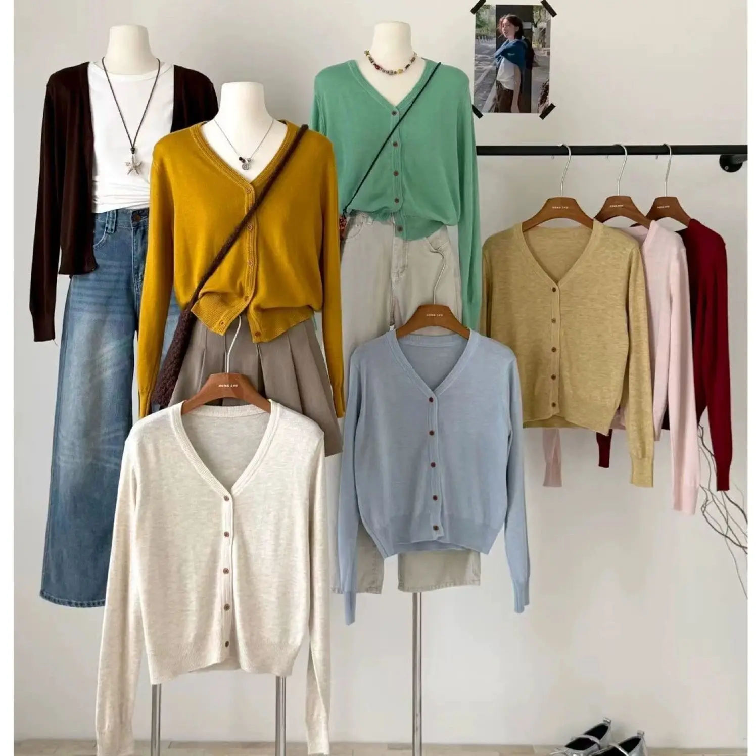 

Korean contrasting color one-shoulder short-sleeved T-shirt for women 2025 summer new irregular knitted top