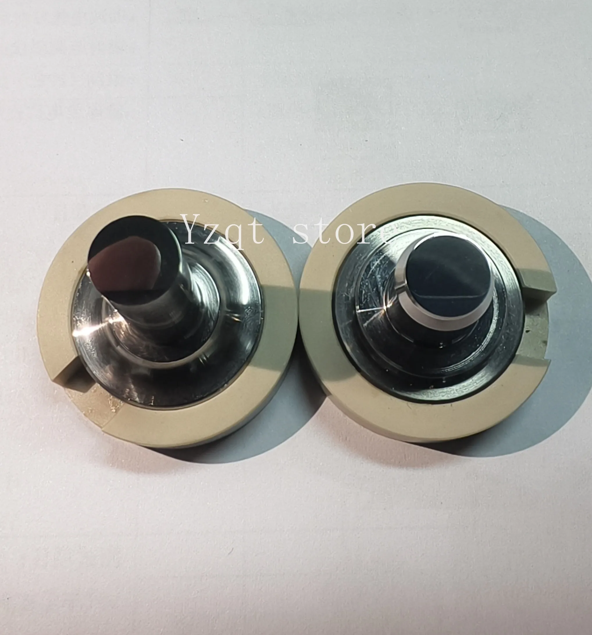 Solid state battery single point test mold PEEK material