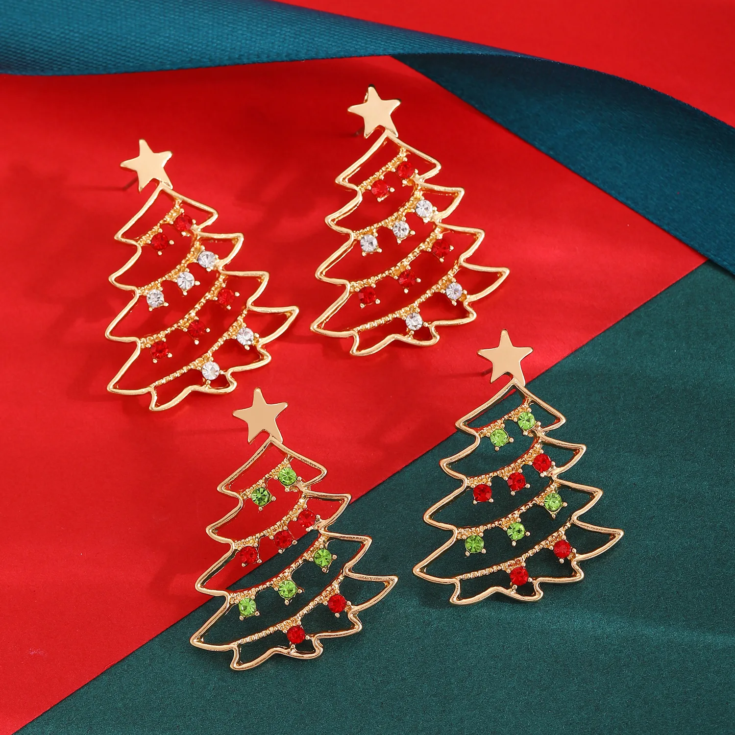 

Fashion New Christmas Earring Christma Tree Snowflake Hat Niche Design Earrings Ladies New Year Party Elegant Charm Jewelry Gift