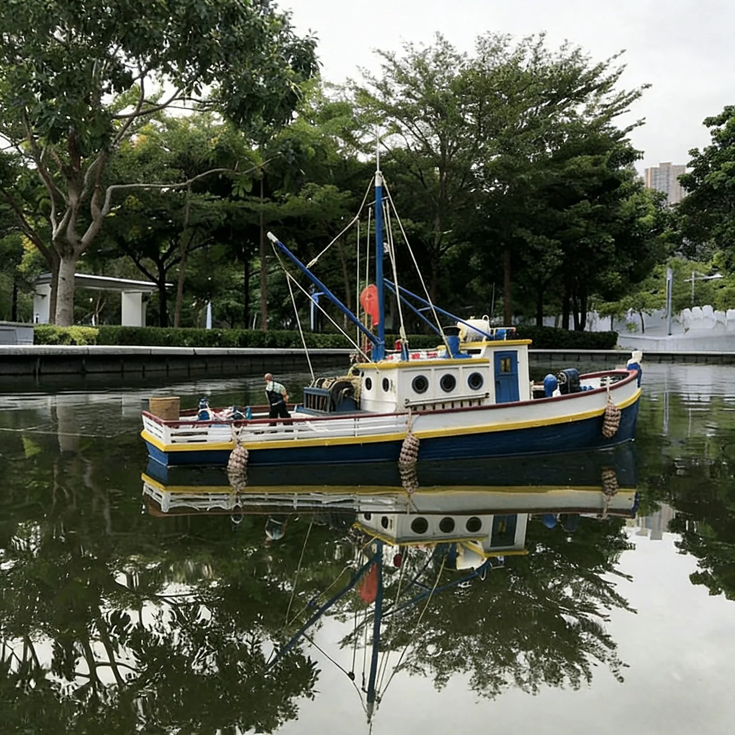 

RC Ships 80cm Nordic Nalan Remote Control Fishing Boat Wooden Structure RC Schiffe Model Kit Ship Toy