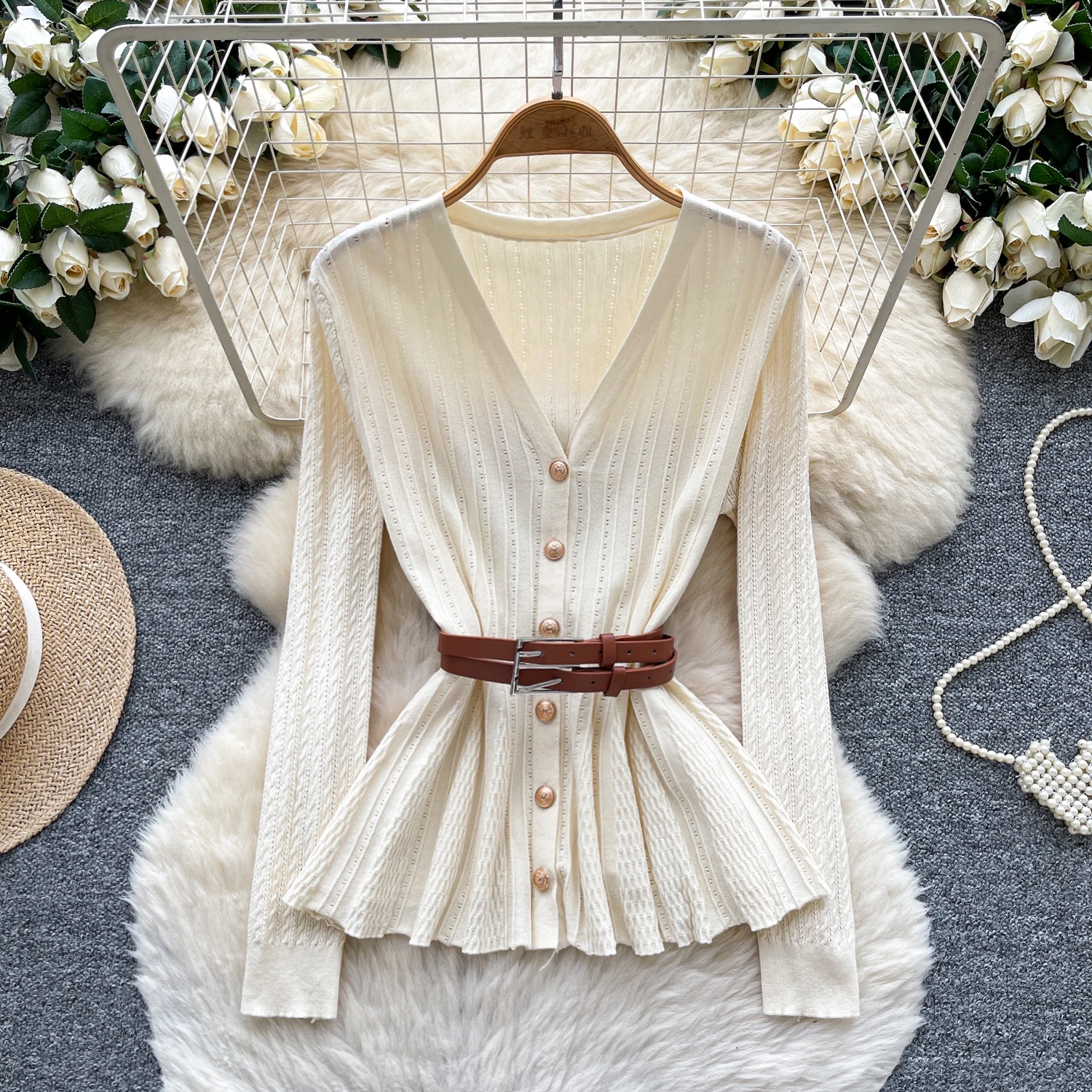 

Retro Long-sleeved Knitted Sweater For Women Autumn Belt Slim Simple Design Fashion Knitted Top