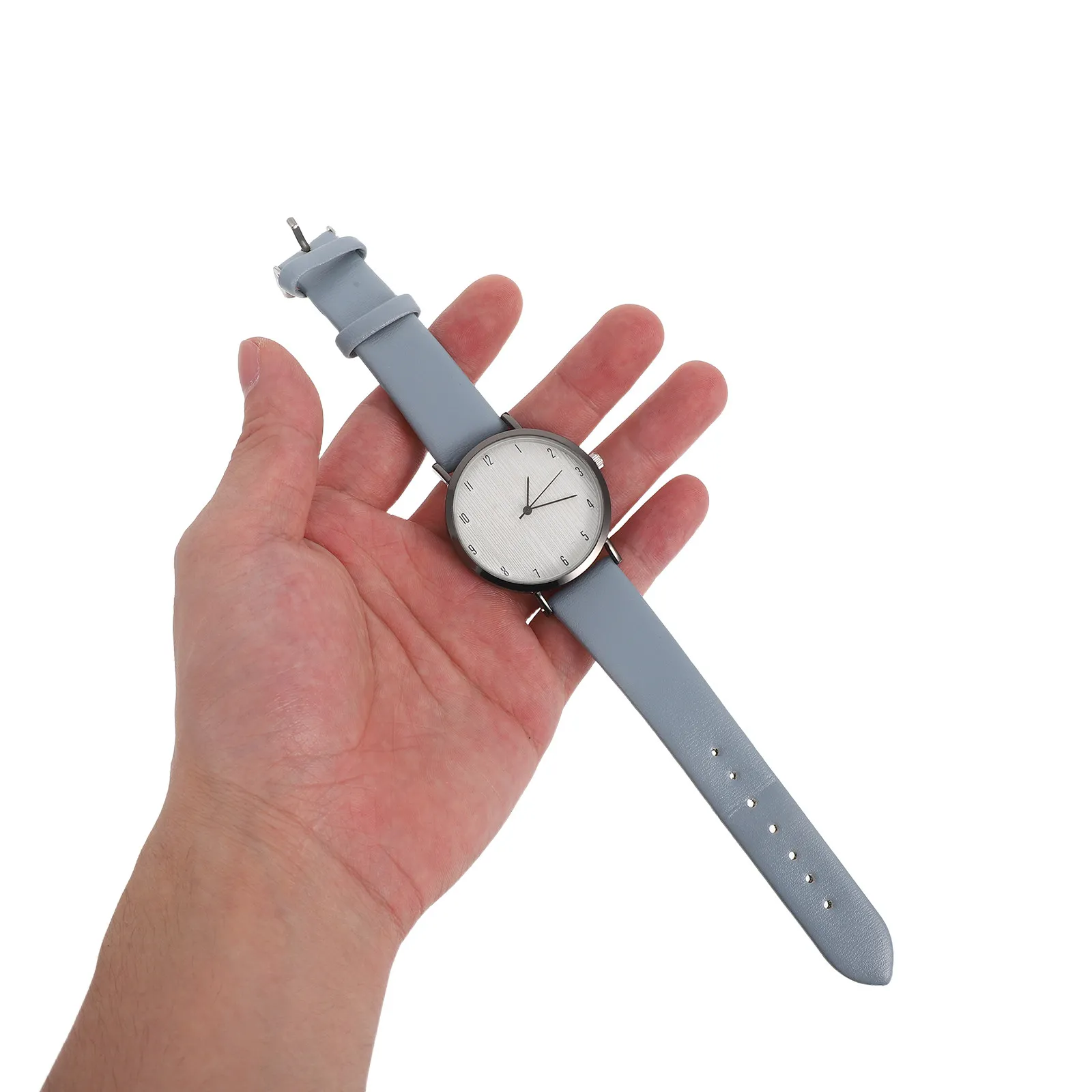 

Кварцевые женские часы со стильным ремешком, простым дизайном, циферблатом с текстурой под дерево, модным классическим дизайном для повседневной носки, вечеринок и отдыха.