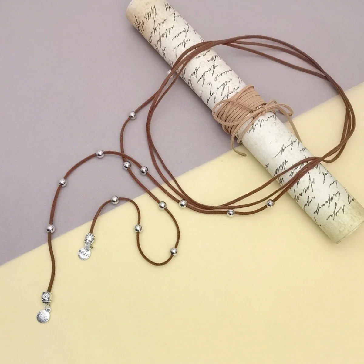 Trendige mehrschichtige Samt-Kordel-Schleifenkette für Damen und Herren, Retro-Western-Ästhetik, runde Perlen, Schleifenknoten-Choker-Schmuck. – Detail 22