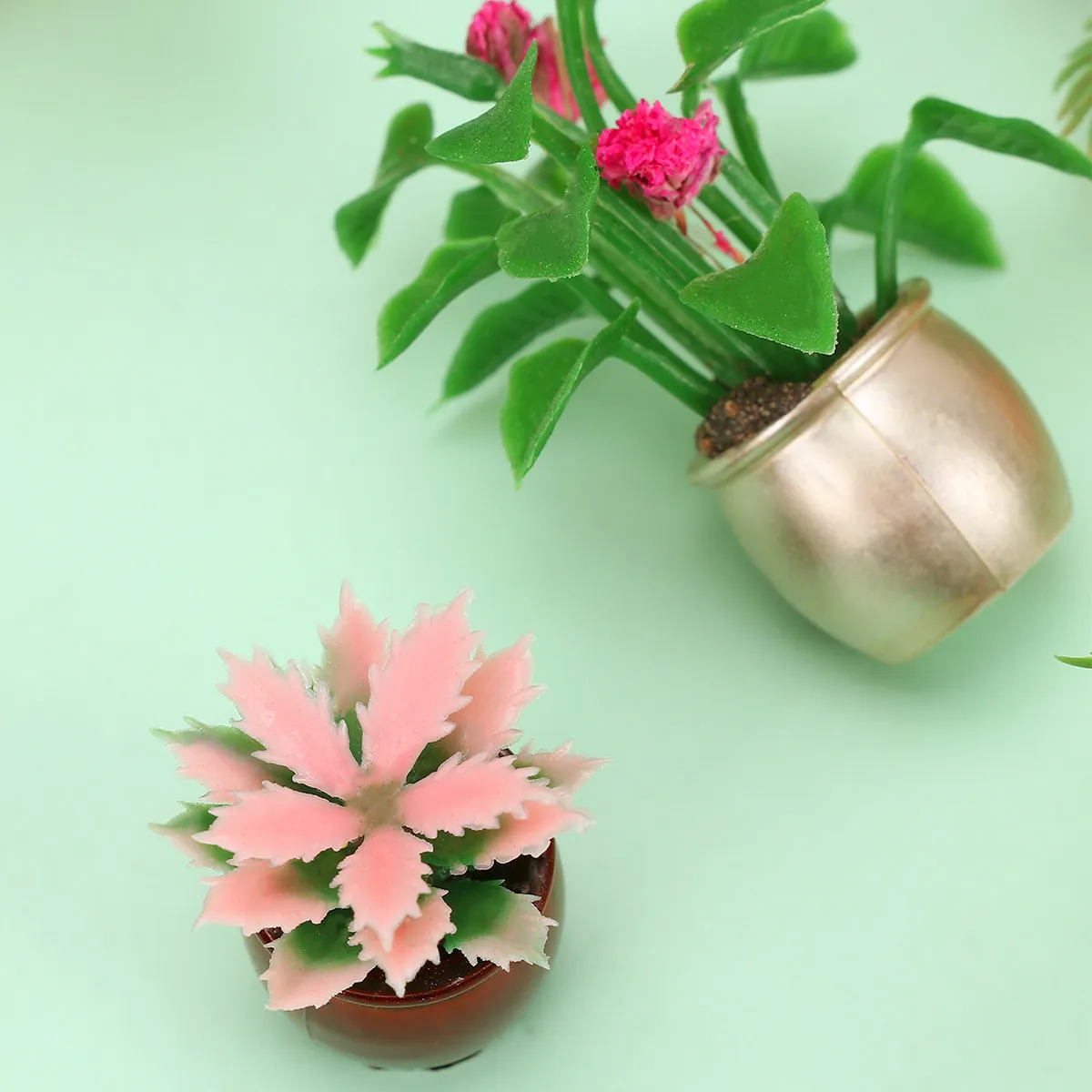 

10 шт. миниатюрных пластиковых цветных растений бонсай в горшках, легкие, устойчивые, для декора балкона, рабочего стола, сада