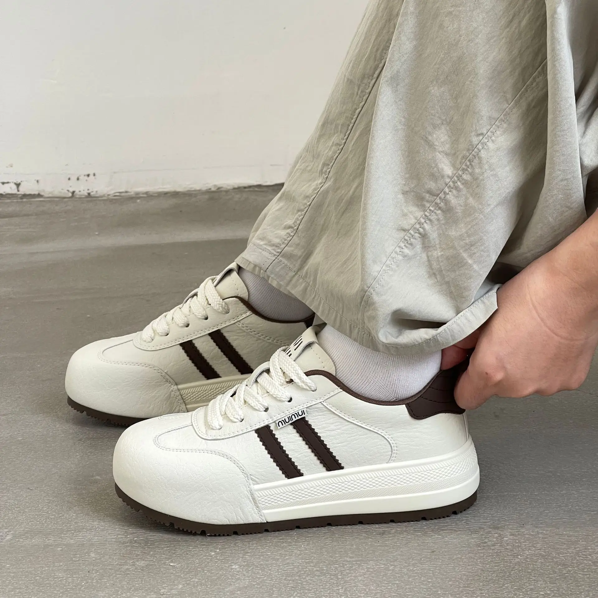 Casual Sneakers Women's Fashionable Versatile Height-Boosting Breathable Thick-Sole Sneakers Women's Mesh Shoes Striped Soft