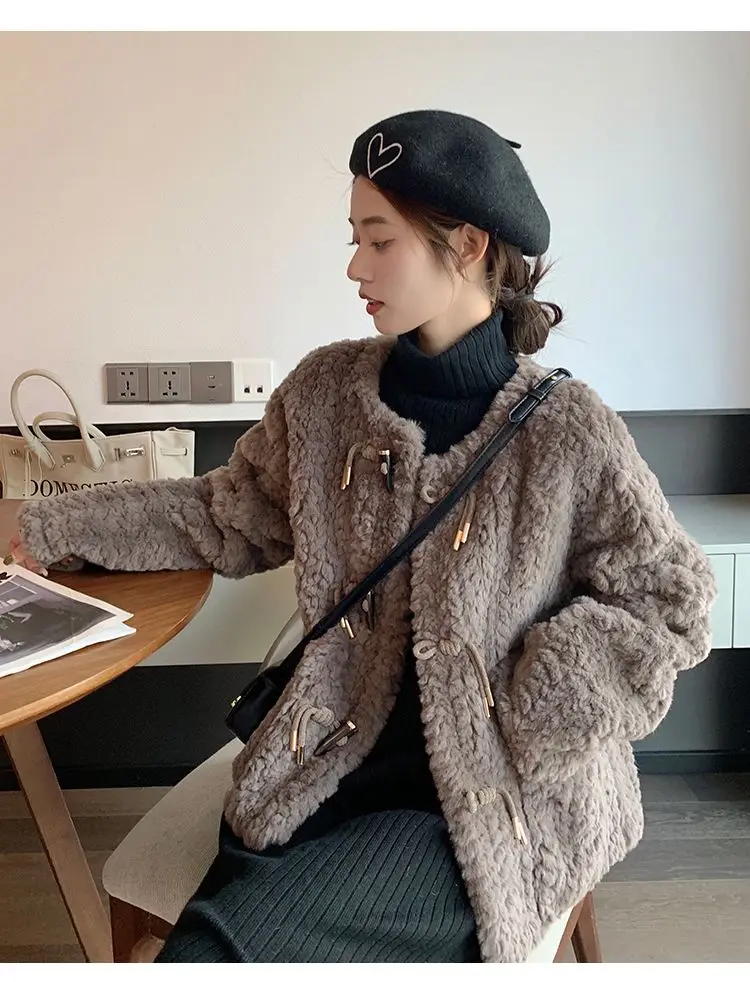 Casacos de jaqueta de pele sintética para meninas, casacos femininos com zíper, ajuste fino, personalidade feminina diária, moda com letras, borlas, mão