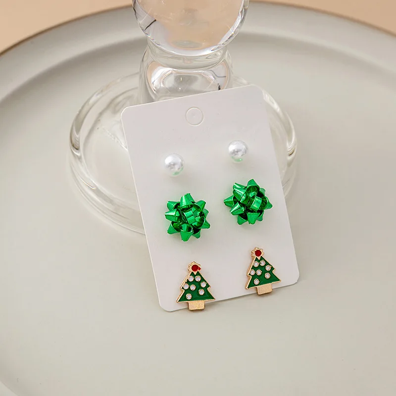 Silver Needle Christmas cartoon Dripping oil Santa earrings Christmas Tree flowers Pearl earrings Cross border stud girl