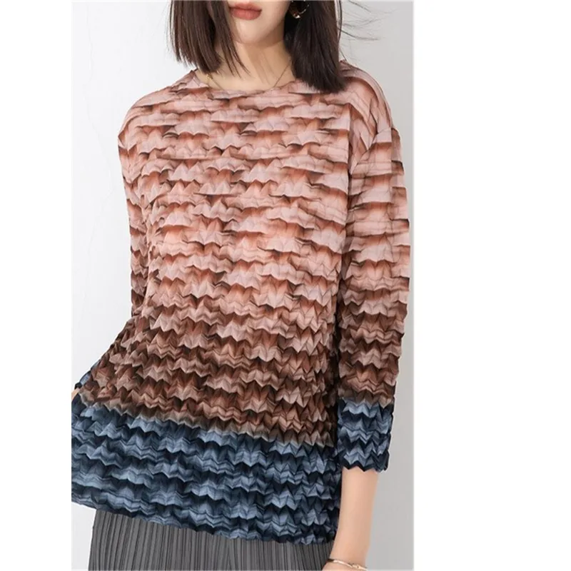 

GGHK Miyake Pleated Round Neck Women's Top 2023 Autumn New Gradient Color Loose Versatile T-shirt Tops Comfort & Leisure