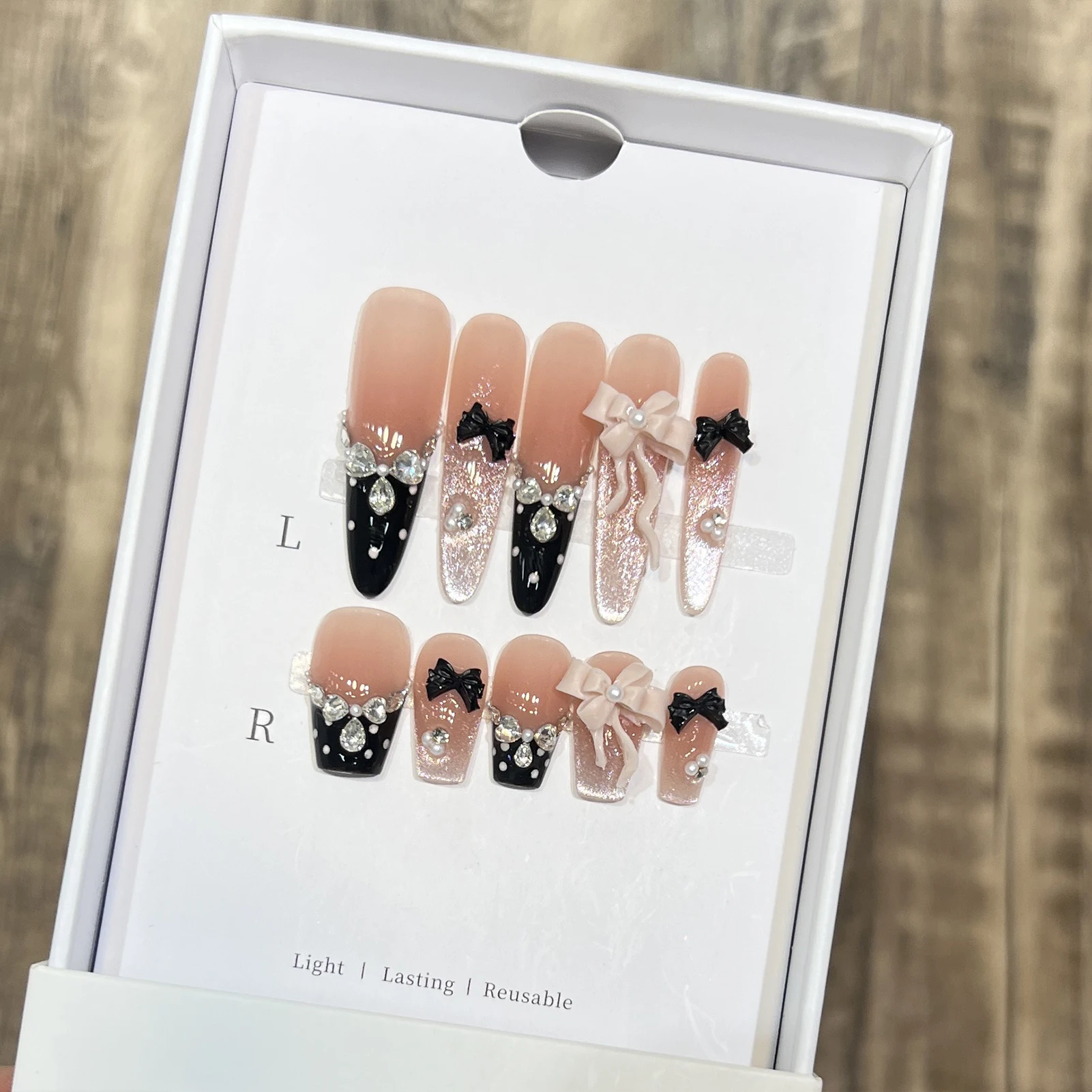 

10pcs Korean Style Handmade Press On Nails Shiny Rehinestone Bowknot Blush Cat's Eye False Nails Black French Tip Fake Nail Tips