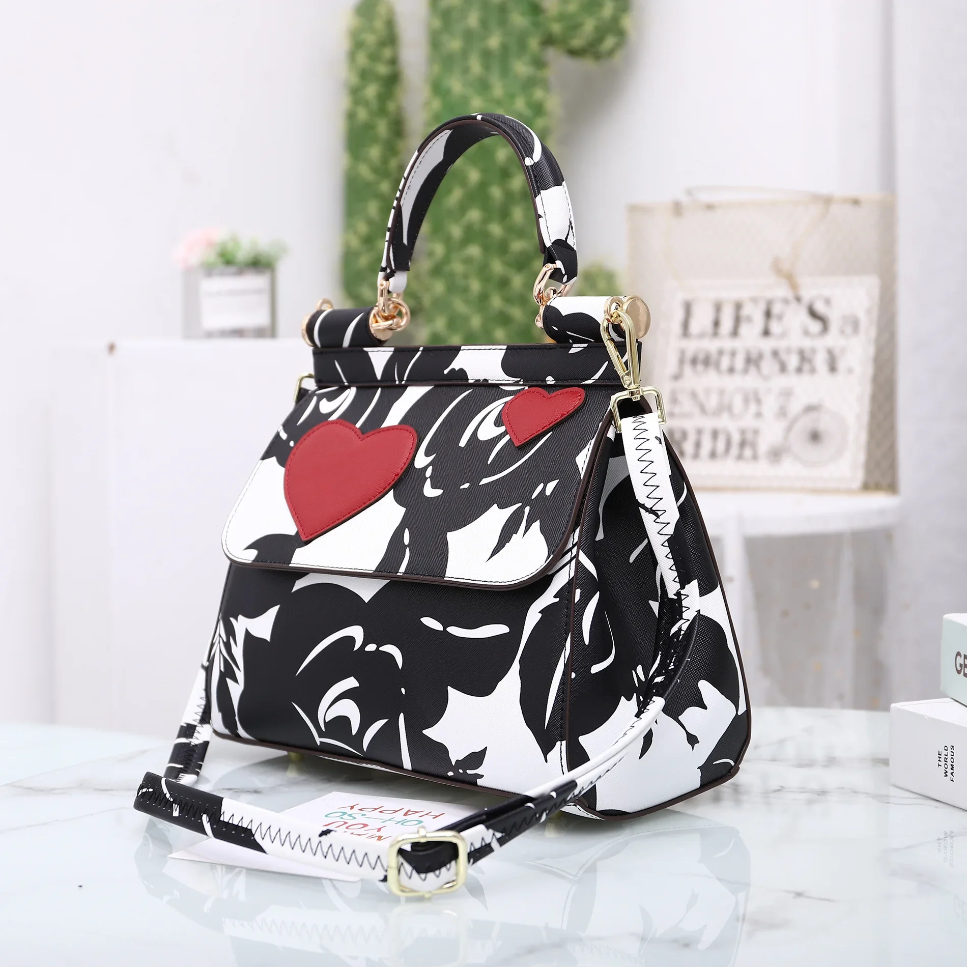 2024 Classic Women Frame Handbag Europe and America Printing Shoulder Messenger Totes Ladies Bags Bolsa Feminina Art Print