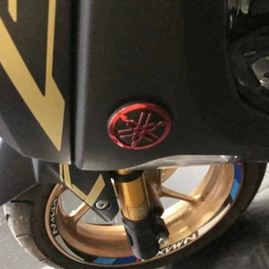 Yamaha -Logo -Abziehbilder Kleber, Gold, Weiß, Blau, Rot, 3D -Emblem Hauptkrypton Yamaha Caresenverkäufe - №2