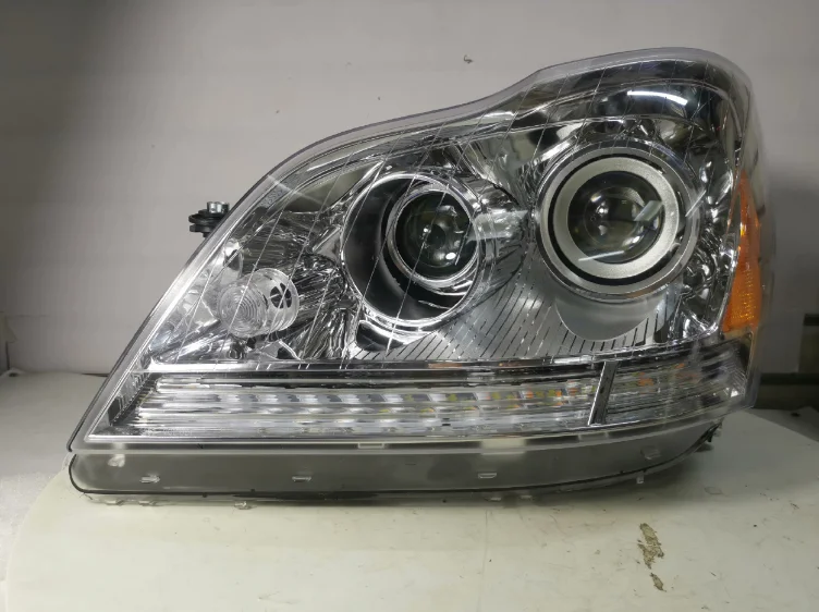 2005-2008 Mercedes GL450/GL500 GL600 W164 Headlight Assembly LED Daytime Running Light Flow Turn Signal