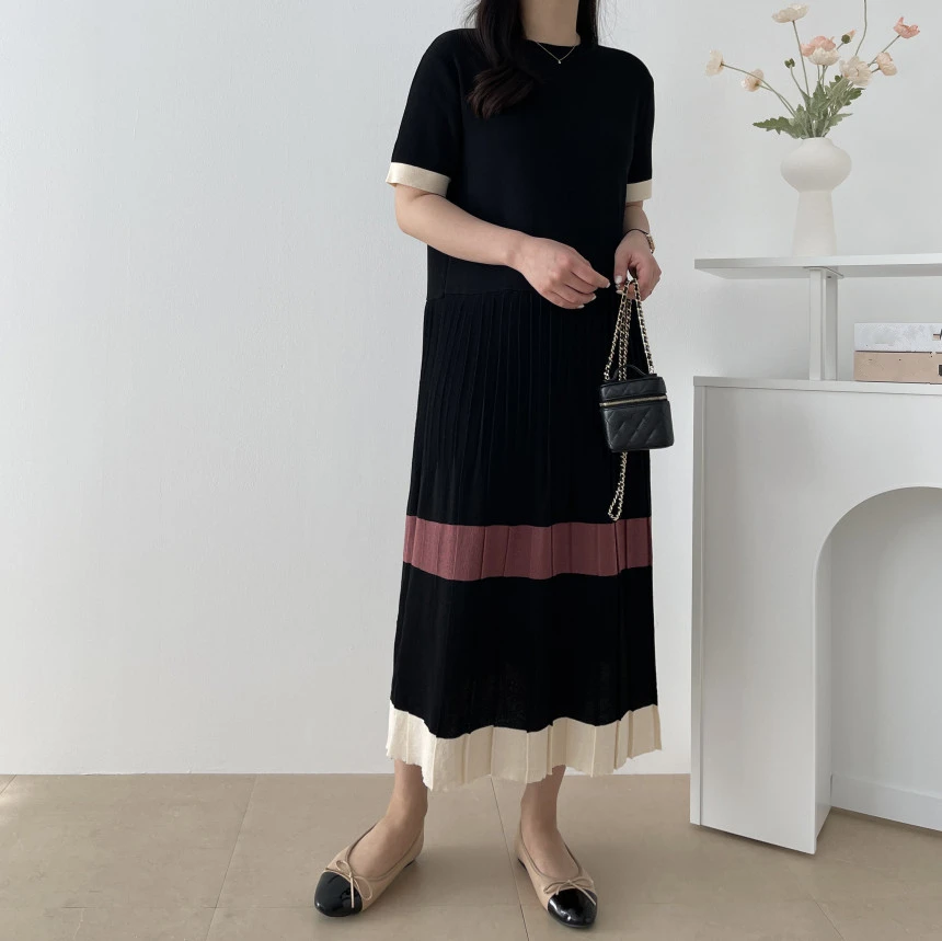 REALEFT Summer 2024 New Casual Loose Pleated Women\'s Knitting Dresses Female Straight O-Neck Short Sleeve Womens Long Dress