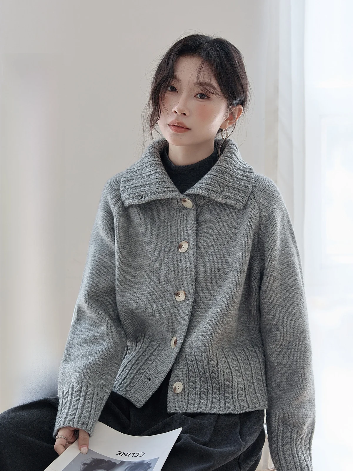 

Ay Вязаный свитер женский осенне-зимний новый универсальный кардиган в стиле ретро с открытыми плечами HuiXi для поездок на работу Sle ort Le...