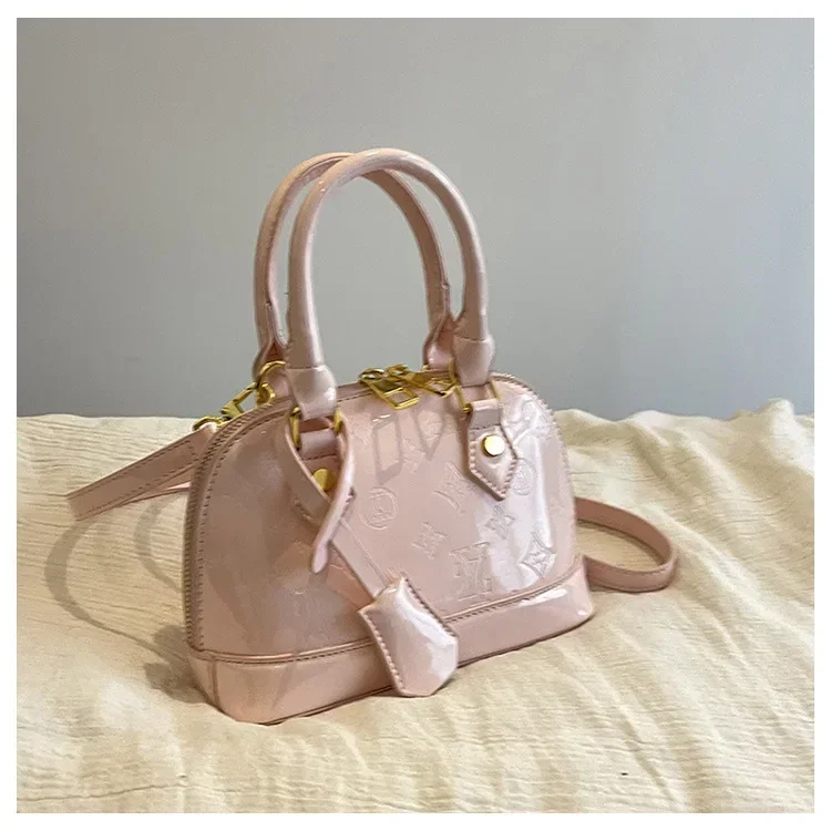 

Stylish Lightweight Hard - Shell Bag with Designer Flair: Build A High - End Women's Diagonal Crossbody Handbag