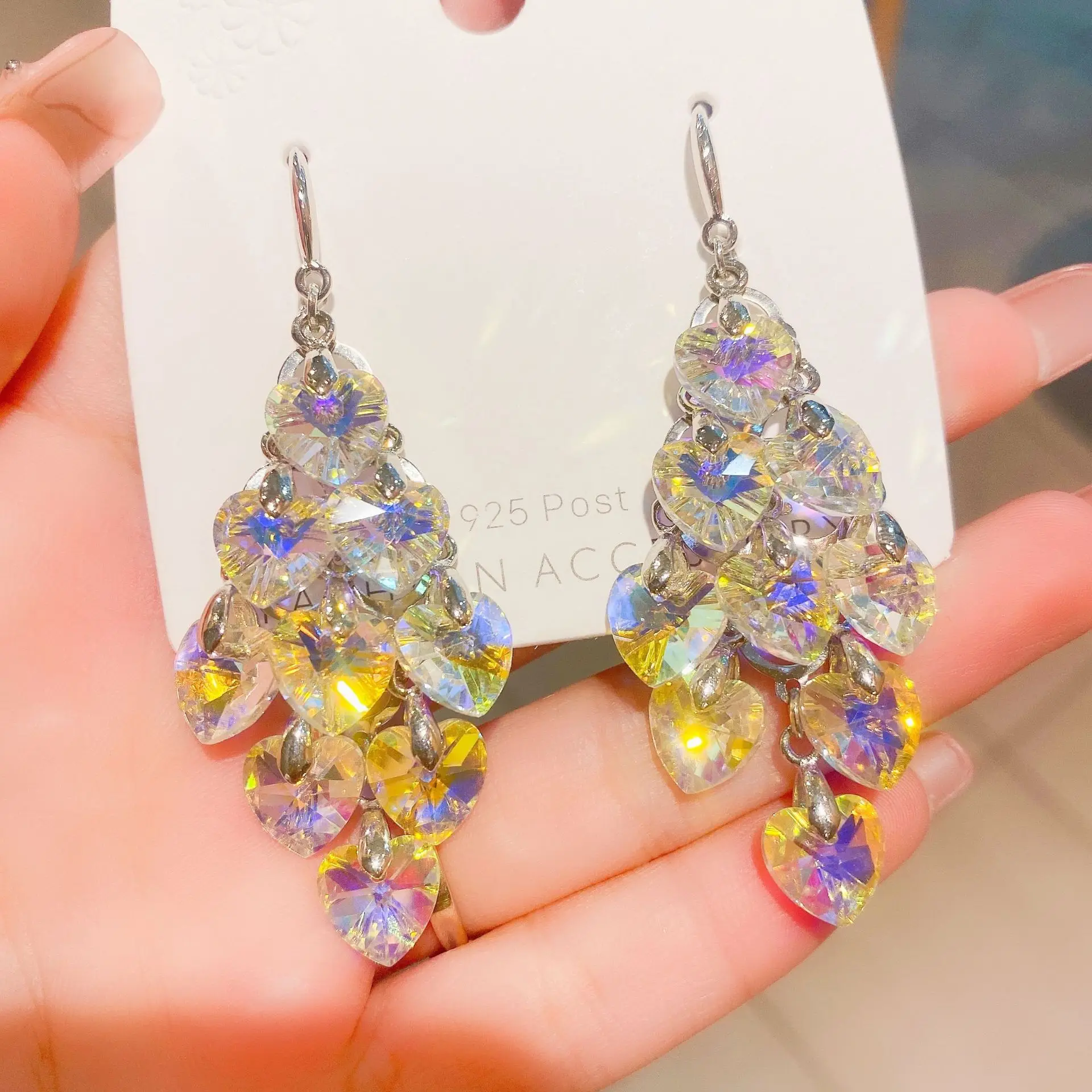 Women\'s earrings long crystal drop for women rhinestone Jewelry new in Personality Glossy color Vintage hanging jewellery gift