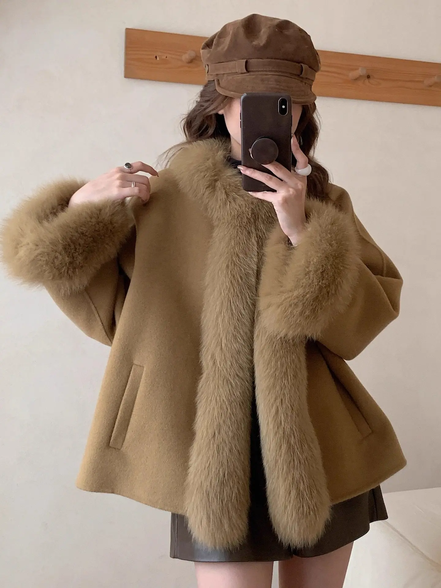 Keluli long-sleeved version autumn and winter new cape fox fur short double-sided woolen cashmere coat, woolen jacket for women