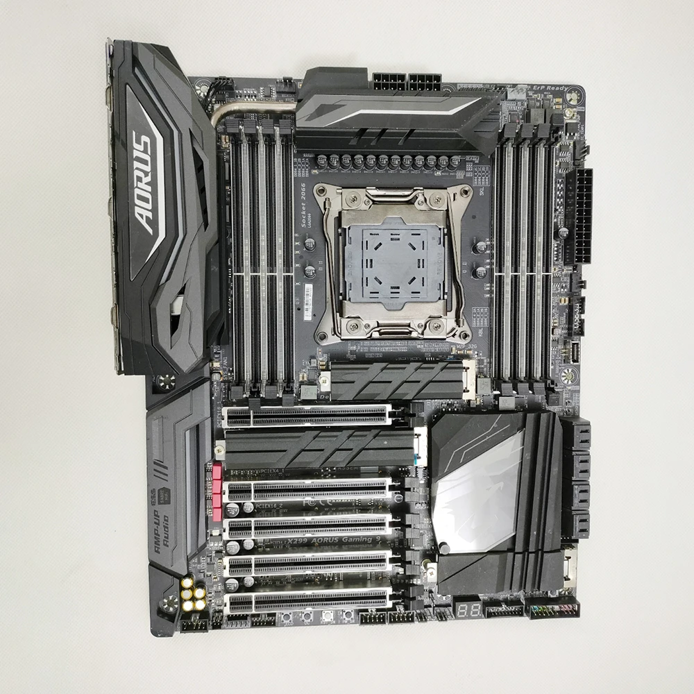 

X299 AORUS Gaming 9 для Gigabyte LGA2066 DDR4 256 ГБ ATX с поддержкой процессоров Core X-Series, материнская плата