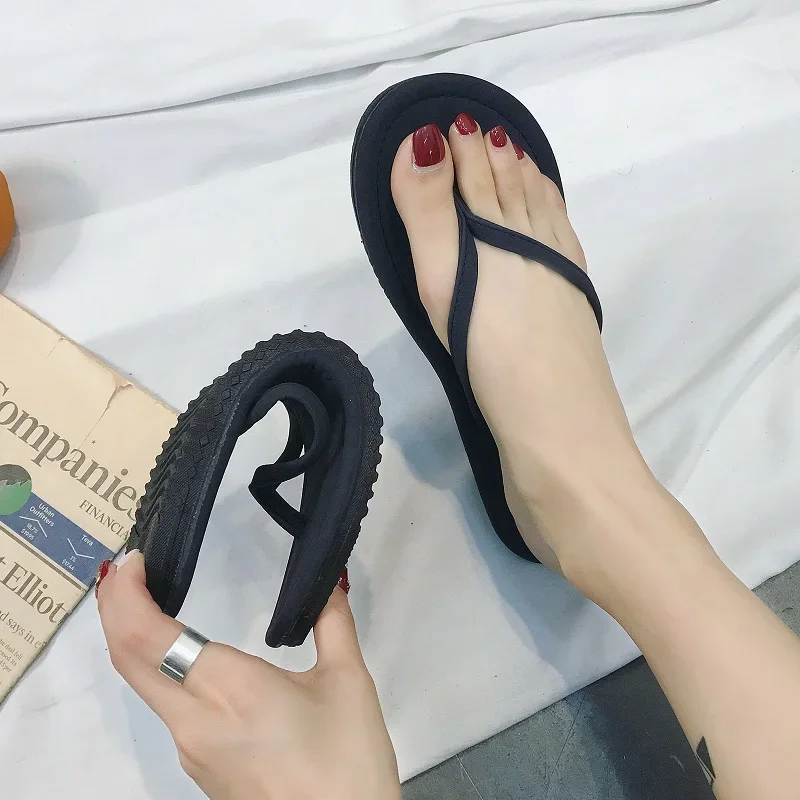 

Shoes Woman 2025 Rubber Flip Flops Slippers Casual Shale Female Beach Hawaiian Luxury Flat Soft Sabot Slides Fashion Shoes Rubbe