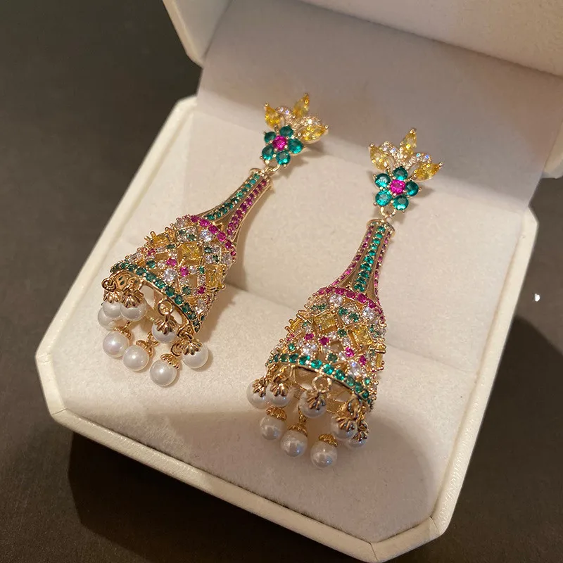 

Zircon Luxury Pearl Fringed Fashion New Temperament Earrings