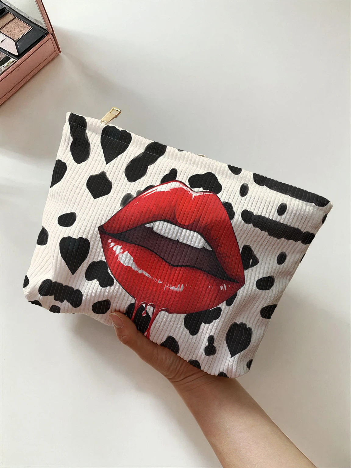 1pc,Sexy lip pattern printed corduroy zipper makeup bag, lightweight and multifunctional cosmetic storage bag