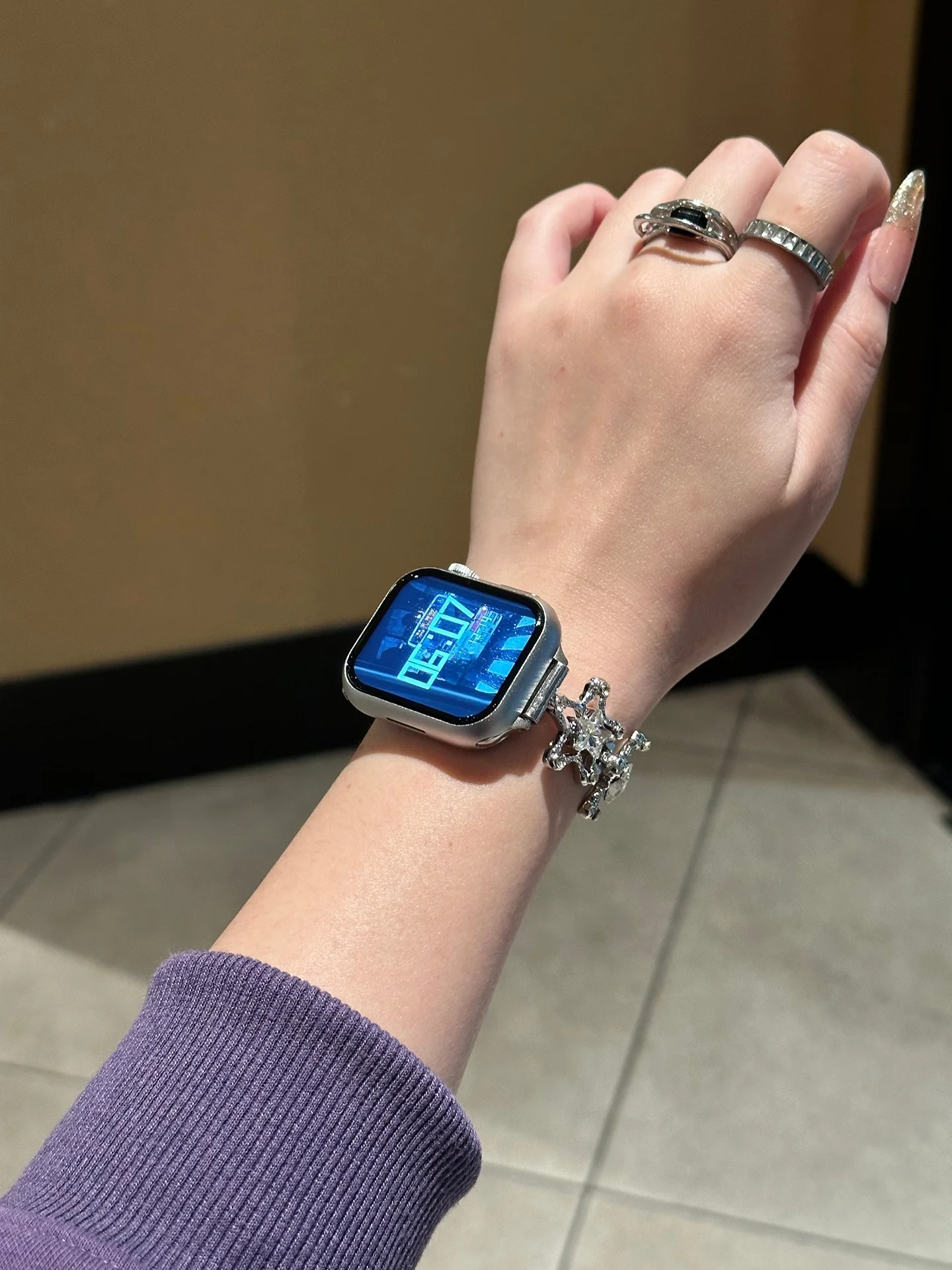 

Premium Star Diamond-studded Metal Watch StrapFashionable watch strap compatible with iWatch 38mm, 40mm, 41mm, 42mm, 44mm, 45mm,