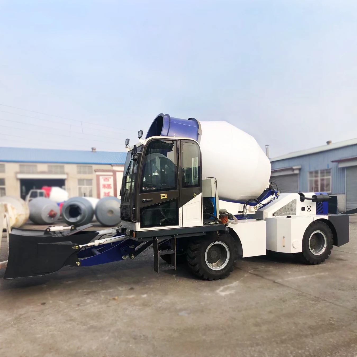 High-quality Mini Concrete Mixer Self Loading Concrete Mixer 0.5m³ Concrete Mixer Truck for Sale