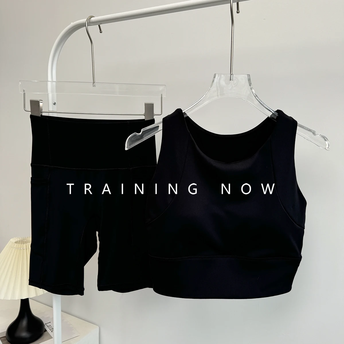 

Yoga training suit for women in summer outdoor quick-drying morning jogging suit high waist hip lifting fitness exercise