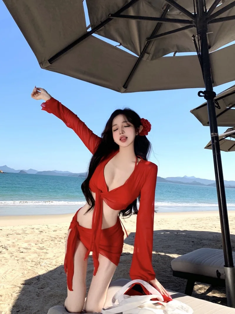 

Сексуальный красный комплект бикини из 4 предметов: топ с длинным рукавом, плавки с высокой талией, треугольный купальник с драпировкой, сетчатый пляжный купальник для горячих источников