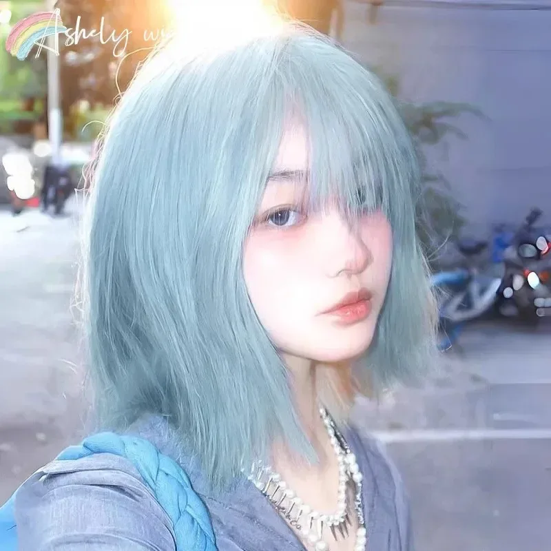 Ashely الأزرق شعر مستعار قصير الإناث الشيخوخة الصيف قسم رقيقة من بوب اليابانية الطبيعية لا أثر محاكاة الشعر شعر مستعار اصطناعي